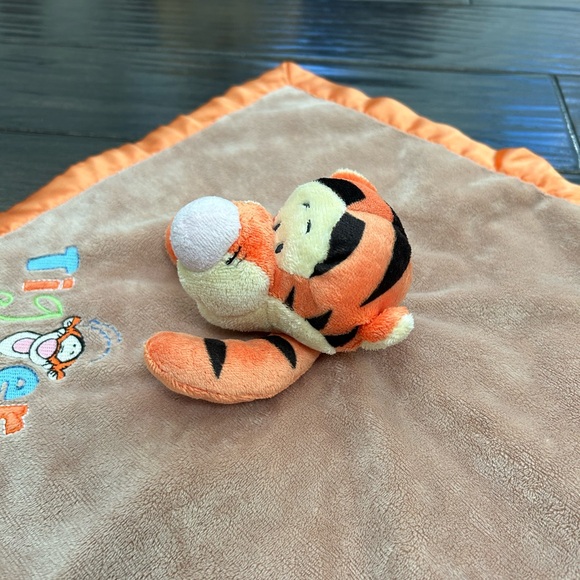 Disney Baby Tigger Plush Security Blanket Lovey Orange 14” Square - Picture 7 of 15